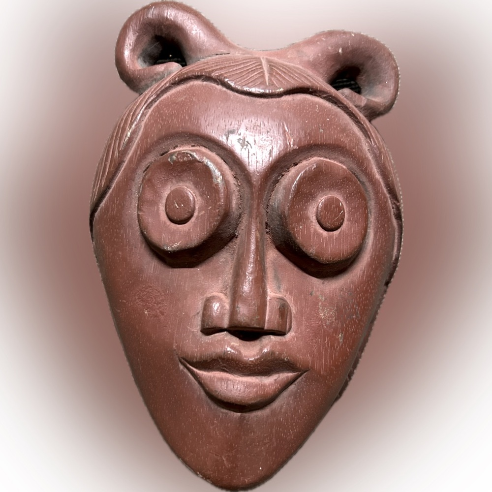 Hand-Carved Wooden Tribal Mask – Unique Decorative Piece